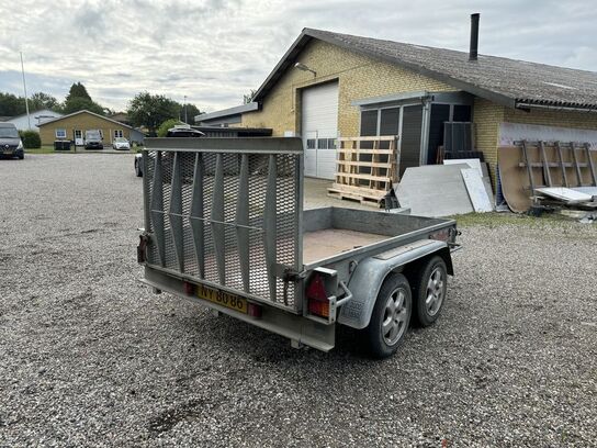 Maskintrailer, Variant 2002M1 2000 kg