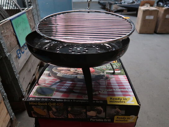 Lot med små transportable grill