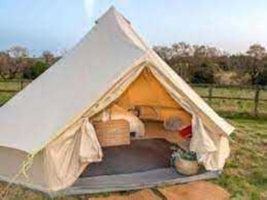 North Field Exclusive Glamping Tipi 5M