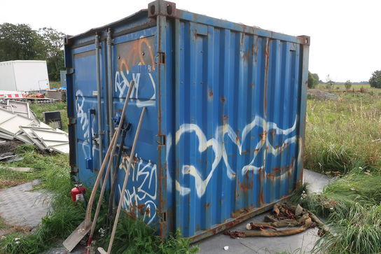 8' container med dieseltank