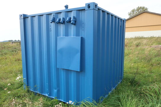 8' container med olietank