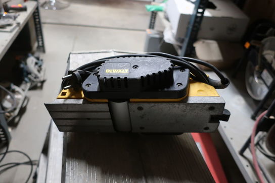 Elhøvl DEWALT DW680-QS