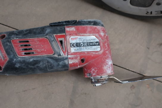 Akku multicutter MILWAUKEE M18 EM, akku stiksav MILWAUKEE M18 FBJS med batteri