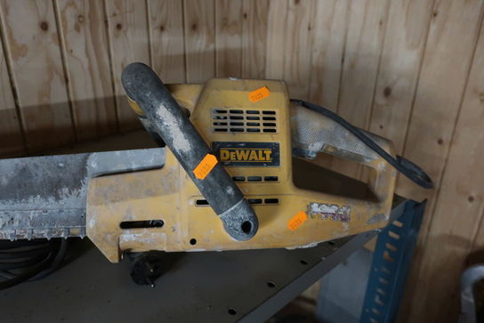 Alligatorsav DEWALT DWE393-QS