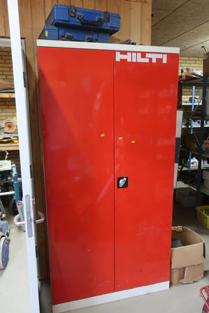 Stålskab HILTI med div. søm HILTI m.m.