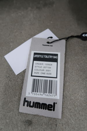 Weekendtaske og toilettaske HUMMEL