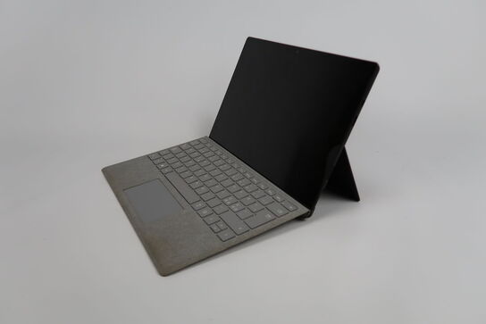 Surface Pro 6 i7 i7-8650U 12"