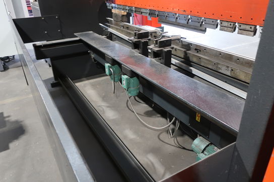 Kantpresse AMADA PROMECAM 200 tons