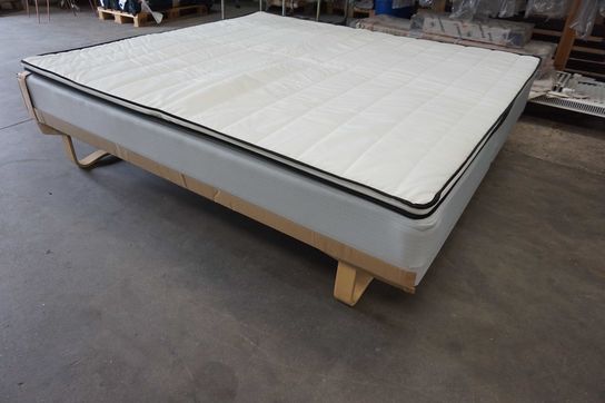 Huma Classic Boxseng med meder og topmadras 180x200 cm