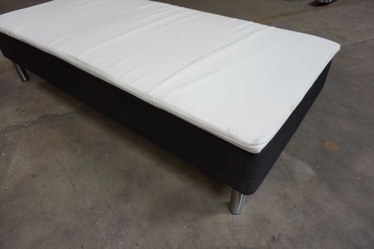 Huma Premium Boxseng med stålben og topmadras 90x200 cm