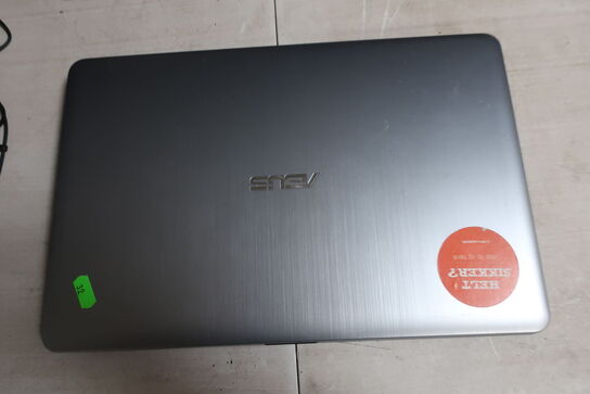 Laptop ASUS R541U