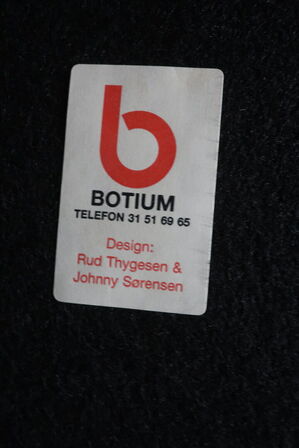 Stol BOTIUM