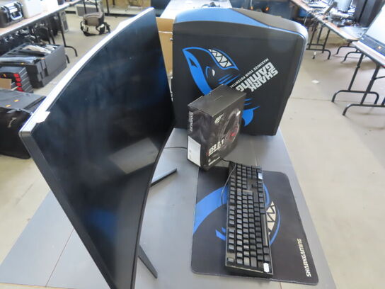 Gaming PC med Skærmog tastetur (SHARK GAMING)