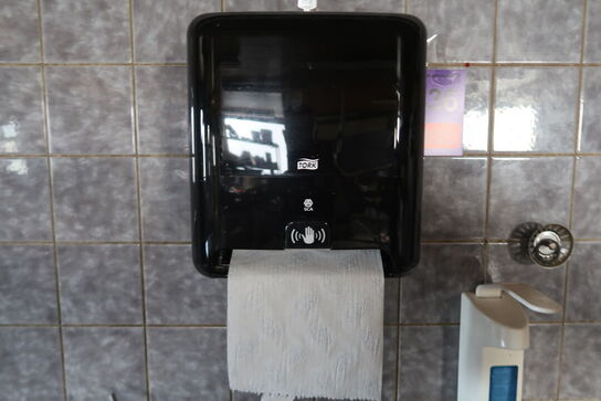 2 stk. Tork papirdispensere
