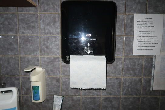 2 stk. Tork papirdispensere
