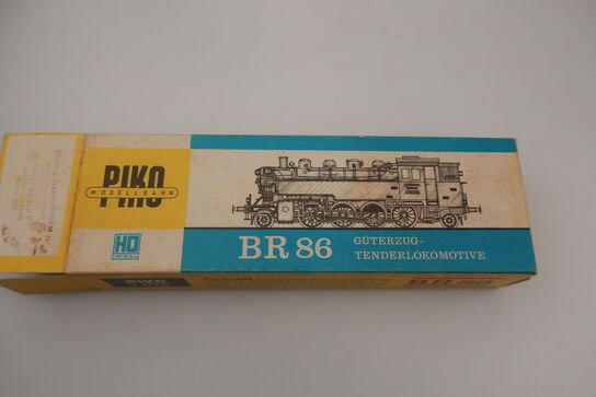 Model lokomotiv PIKO BR 86