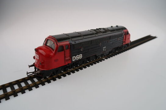 Model lokomotiv DSB 1102