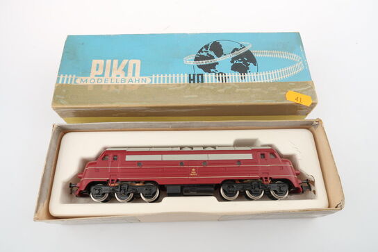 Model lokomotiv PIKO MY 1122