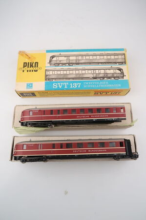 2 stk. Model lokomotiver PIKO SVT 137