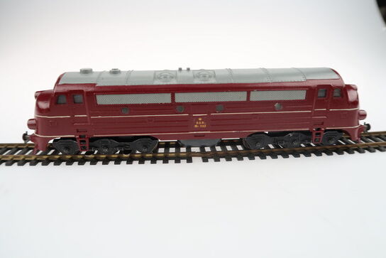 Model lokomotiv LONG My 1101