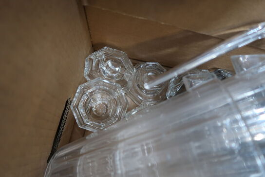 Tallerkener, glas, kander m.m.