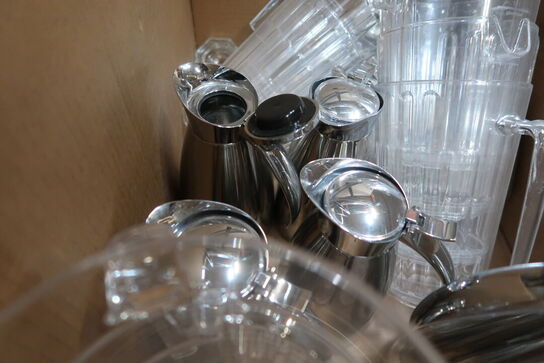 Tallerkener, glas, kander m.m.