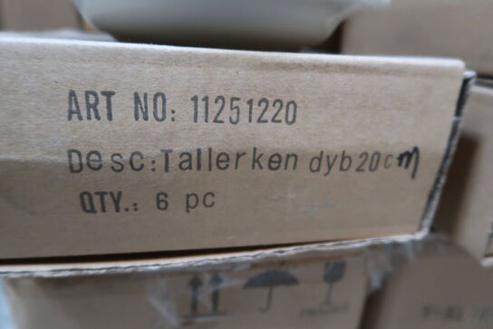 Tallerkener, glas, kander m.m.