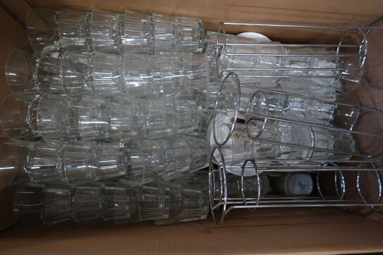 Tallerkener, glas, kander m.m.
