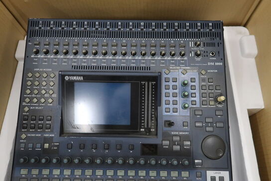 Digital lydmixer YAMAHA DM 1000