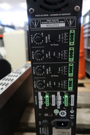 4-kanals forstærker ELECTRO-VOICE PA415OL