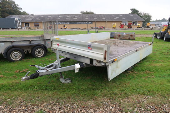 Trailer, Vezeko 1300 kg. 