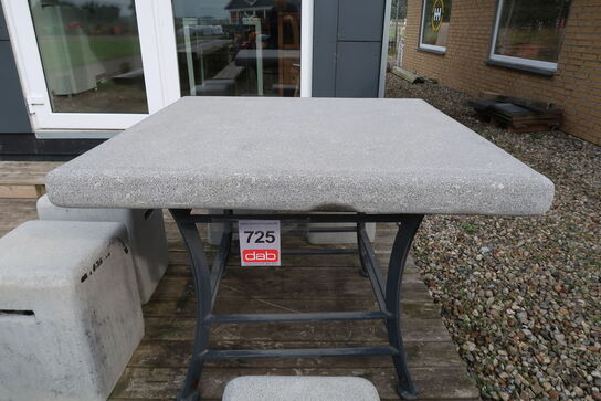 Betonbord m/5 skamler