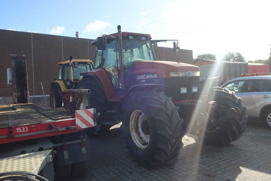 Traktor NEW HOLLAND G240