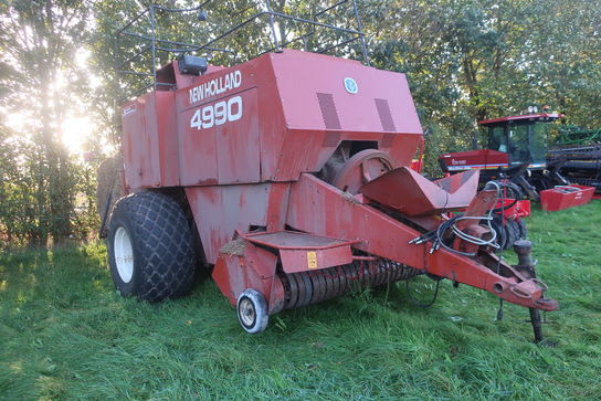 Ballepresser NEW HOLLAND 4990