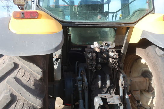 Traktor NEW HOLLAND 8560