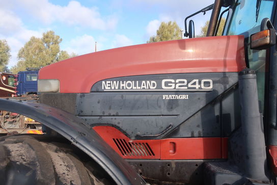 Traktor NEW HOLLAND G240