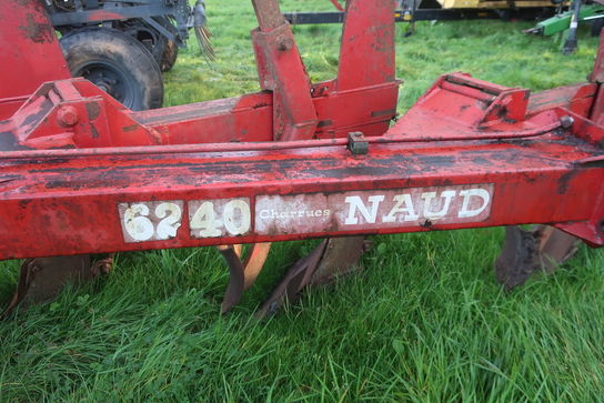 Plov NAUD 6240