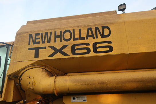 Mejetærsker NEW HOLLAND TX66 m. skærebord