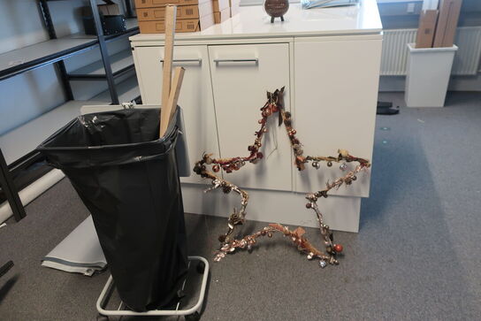 Disk CUBE med indhold m.v.