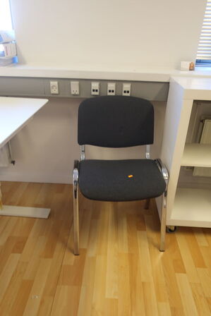 Stol, reol samt skammel