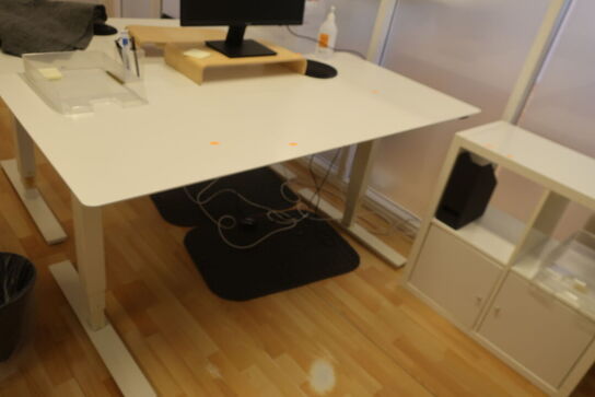 El. hæve/sænke skrivebord, computerskærm SAMSUNG
