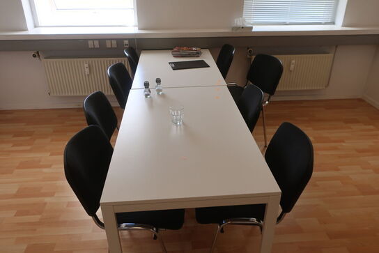 2 stk. borde med 8 stk. stole