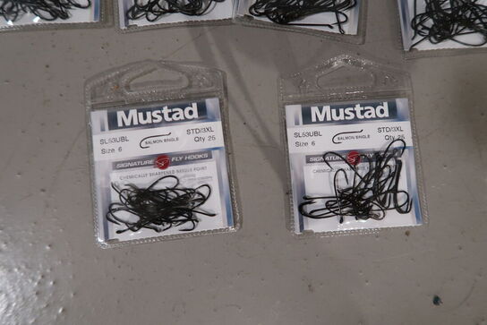 26 pk. Mustad Signature fly hook