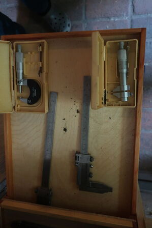 Drejebænk TOS MN-80 A inkl. værktøj og tilbehør