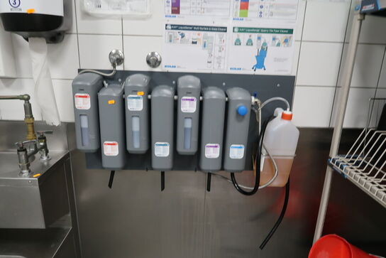 Vaskestation, papirdispenser, sæbedispenser m.m.