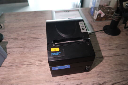 Kasseapparat CBE, bonprinter, dankortterminal m.m.