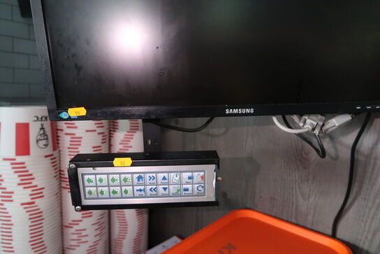 3 stk. computerskærme SAMSUNG S24E200 m.fl. med betjeningspanel