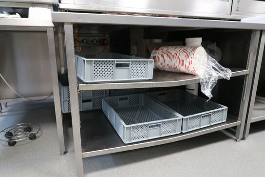 Rustfri stålbord med div. Indhold