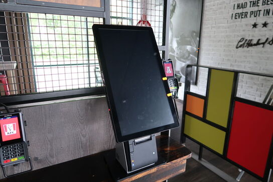 All-in-one touch computer ELO ESY22i5 med bonprinter samt dankortterminal