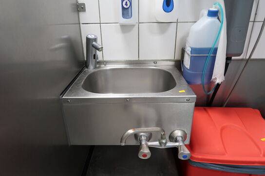 Vaskestation, papirdispenser, sæbedispenser m.m.